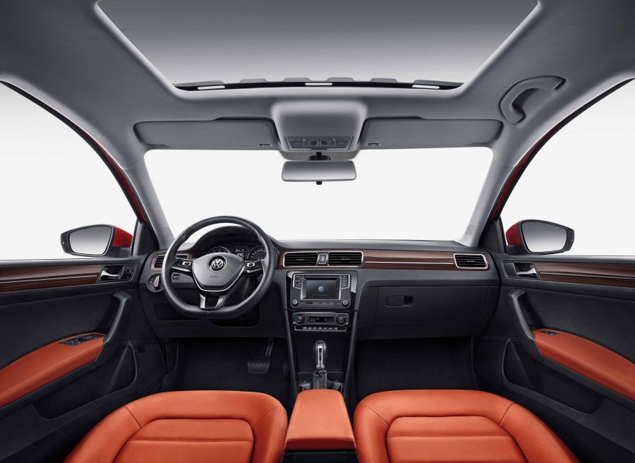  Volkswagen Gran Santana 2015 года  (фото 10 из 13)